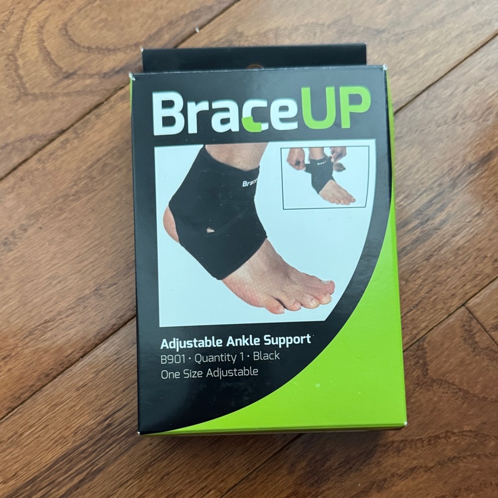 BraceUP Adjustable Ankle Support - Black
